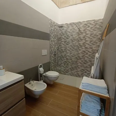 Casa Gioni' * Monopoli