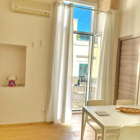 Casa Gioni' * Monopoli