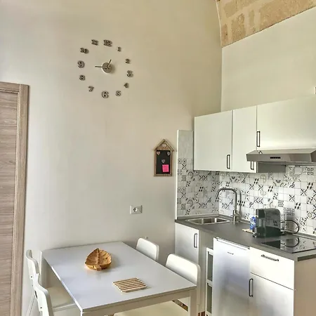 Casa Gioni' * Monopoli